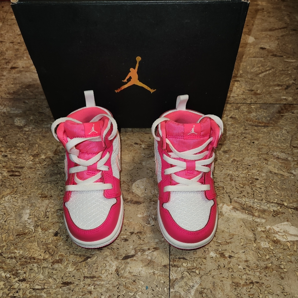 Nike Air Jordan 1 Mid GS Hyper Pink White 644507-611 Sneakers 7c with Box